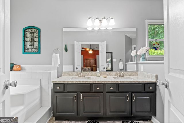 319 Le Paradis Boulevard, Sharpsburg, GA 30277