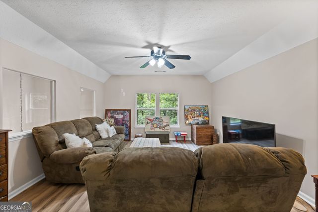319 Le Paradis Boulevard, Sharpsburg, GA 30277