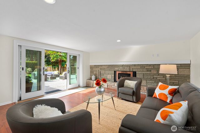 16003 32nd Avenue NE, Lake Forest Park, WA 98155