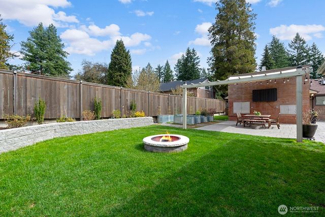 16003 32nd Avenue NE, Lake Forest Park, WA 98155