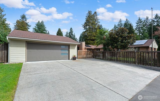 16003 32nd Avenue NE, Lake Forest Park, WA 98155