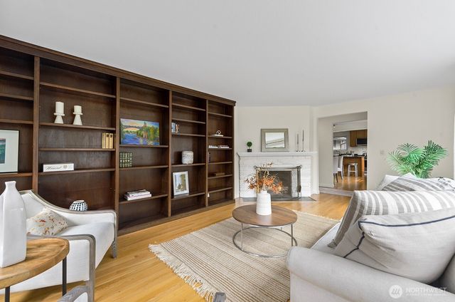 16003 32nd Avenue NE, Lake Forest Park, WA 98155