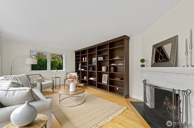 16003 32nd Avenue NE, Lake Forest Park, WA 98155