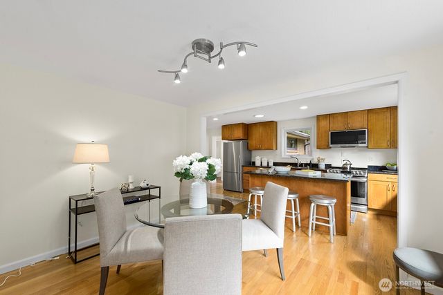 16003 32nd Avenue NE, Lake Forest Park, WA 98155