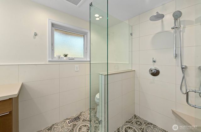 16003 32nd Avenue NE, Lake Forest Park, WA 98155