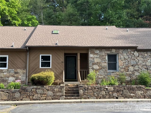 44 Sagebrush Circle, Etowah, NC 28729
