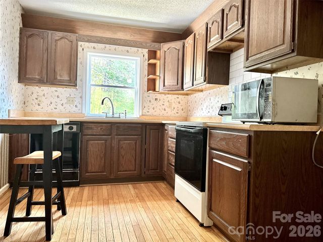 44 Sagebrush Circle, Etowah, NC 28729