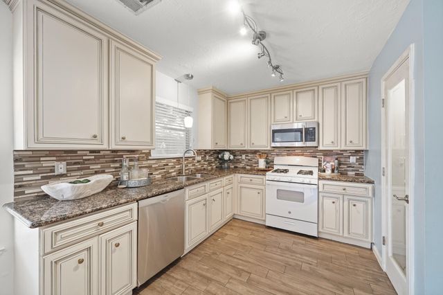 26907 Castlecliff Lane, Kingwood, TX 77339