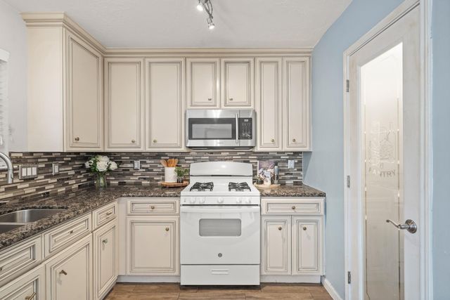 26907 Castlecliff Lane, Kingwood, TX 77339