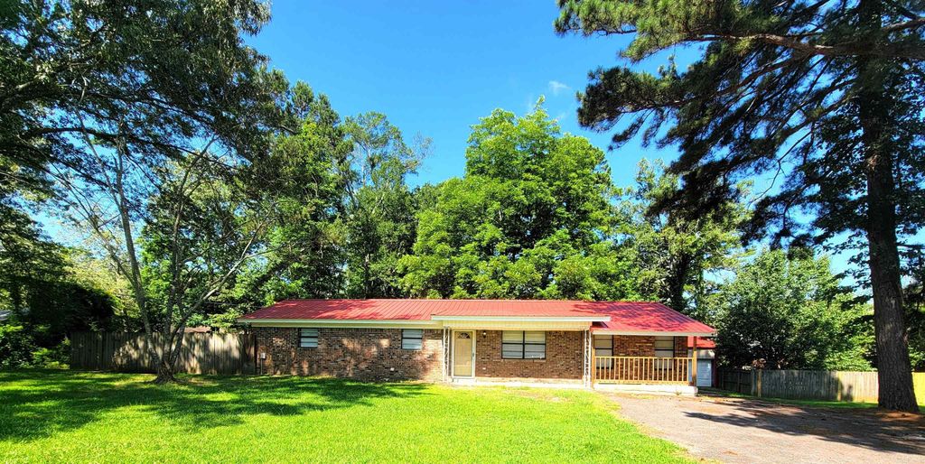 204 Wildwood, White Hall, AR 71602