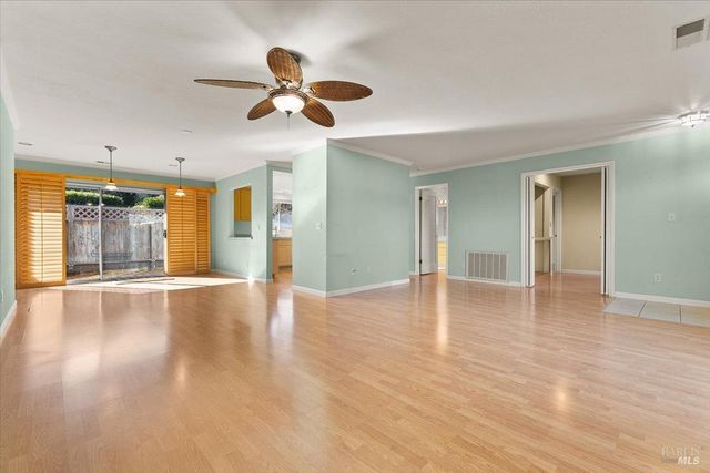 6 Glengreen St, Santa Rosa, CA 95409