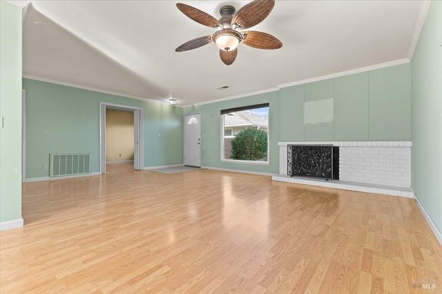 6 Glengreen St, Santa Rosa, CA 95409