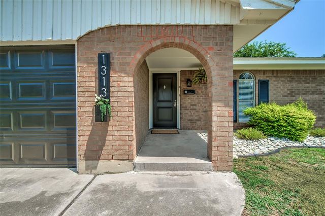 1313 Keystone Lane, Norman, OK 73071