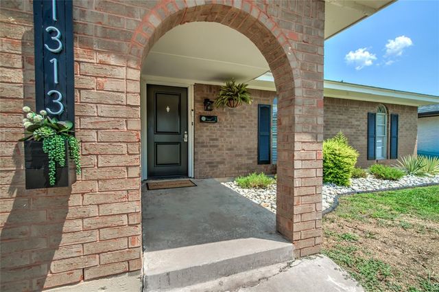 1313 Keystone Lane, Norman, OK 73071