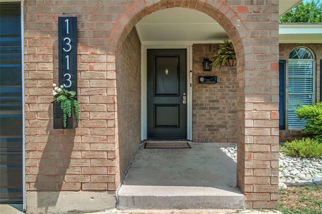 1313 Keystone Lane, Norman, OK 73071