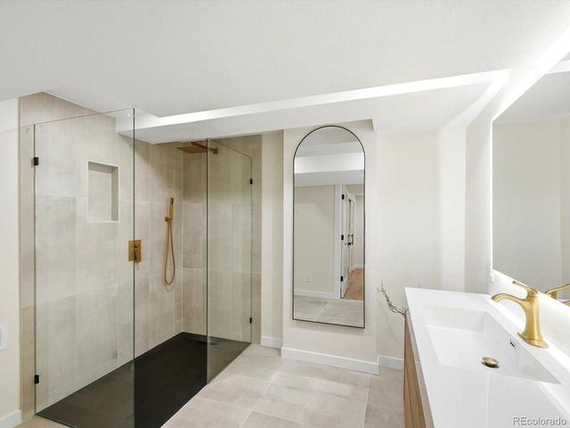 7551 S Madison Cir, Centennial, CO 80122