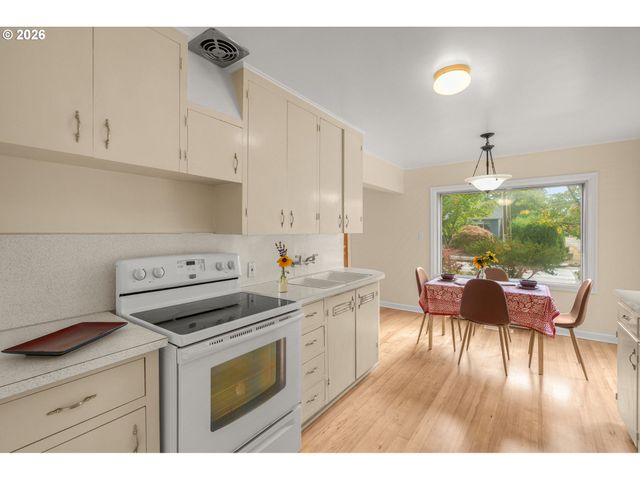 95 Se 87TH Ave, Portland, OR 97216