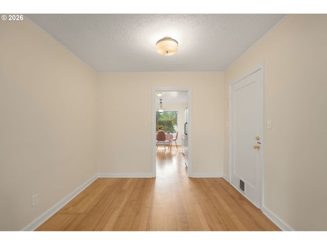 95 Se 87TH Ave, Portland, OR 97216