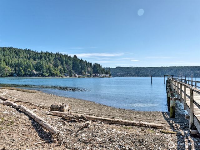 21 NE Shore Place, Tahuya, WA 98588