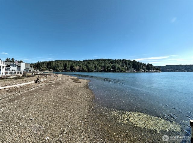 21 NE Shore Place, Tahuya, WA 98588