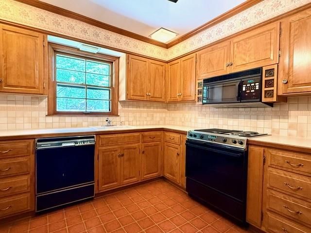 2806 Schwarz Road, Lawrence, KS 66049