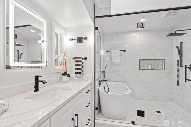 13830 173rd Avenue NE, Redmond, WA 98052