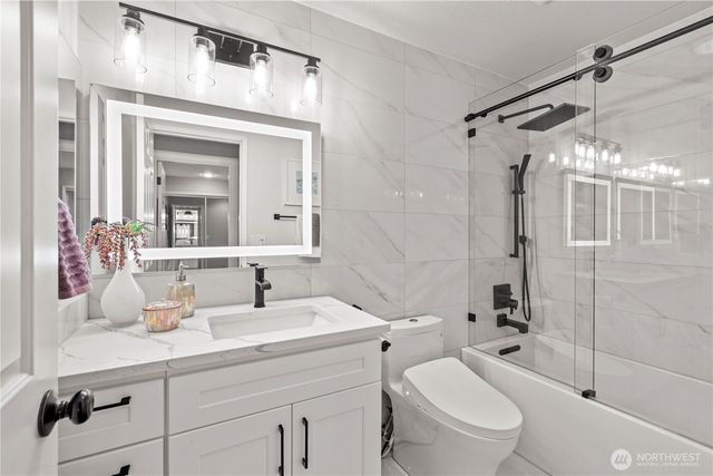 13830 173rd Avenue NE, Redmond, WA 98052