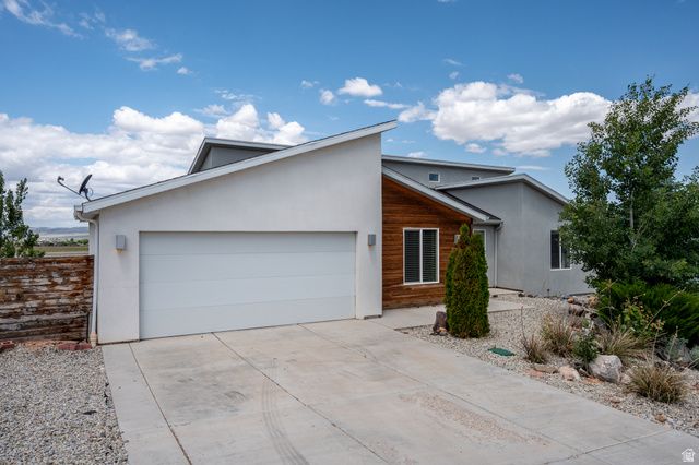 48 S CIMARRON CIR, Cedar City, UT 84720