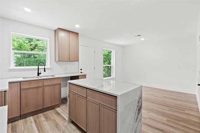 7734 Bruton Road, Dallas, TX 75217