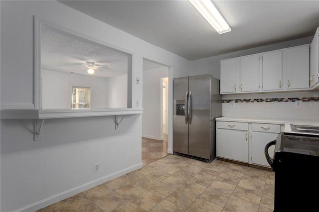 808 S Mills Street, Independence, MO 64050