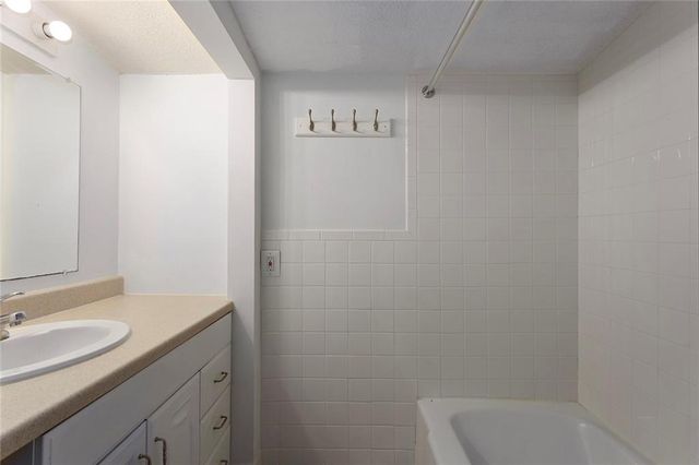 808 S Mills Street, Independence, MO 64050