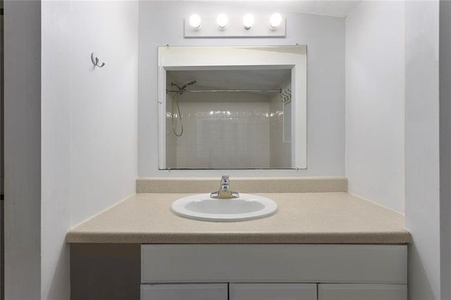 808 S Mills Street, Independence, MO 64050