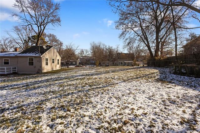 808 S Mills Street, Independence, MO 64050