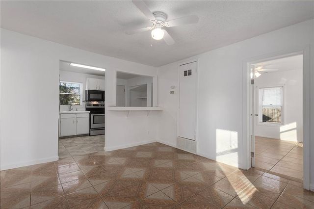 808 S Mills Street, Independence, MO 64050