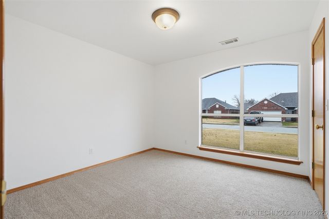 10720 E 119th Street N, Collinsville, OK 74021