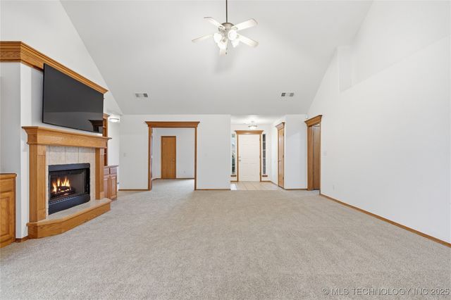 10720 E 119th Street N, Collinsville, OK 74021