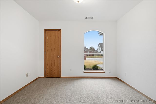 10720 E 119th Street N, Collinsville, OK 74021