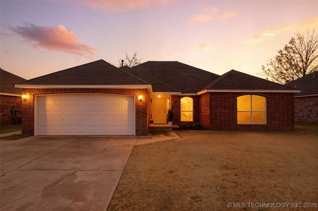 10720 E 119th Street N, Collinsville, OK 74021