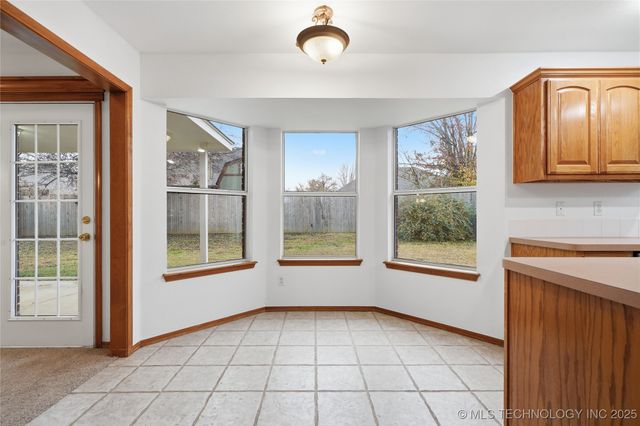 10720 E 119th Street N, Collinsville, OK 74021