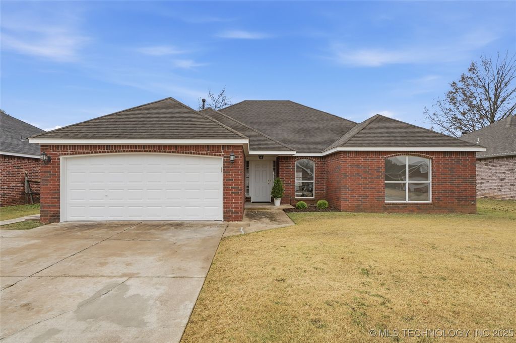 10720 E 119th Street N, Collinsville, OK 74021