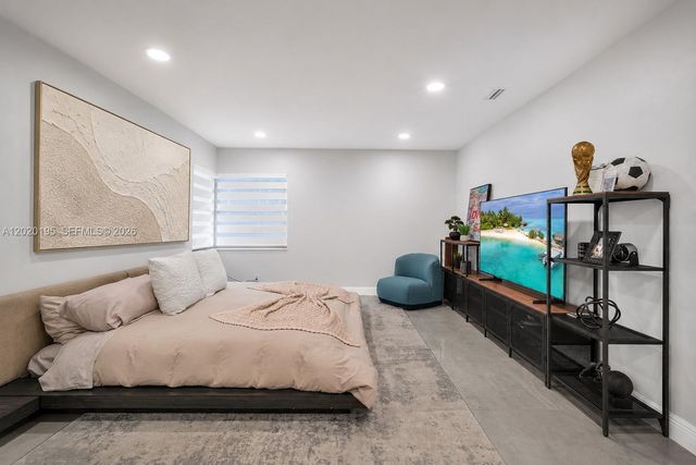136 Greens Road, Hollywood, FL 33021