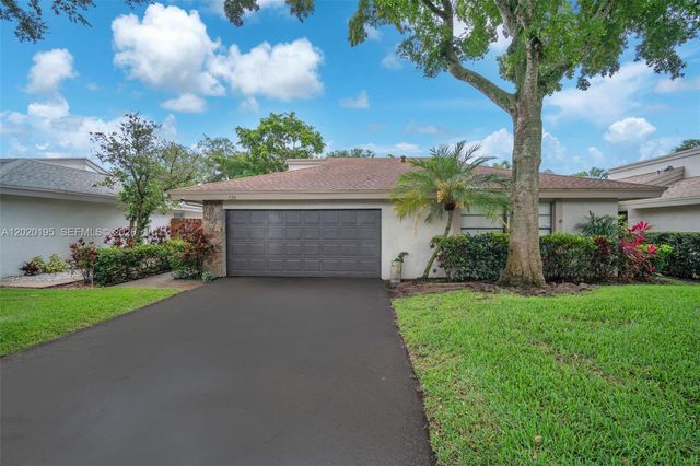 136 Greens Road, Hollywood, FL 33021