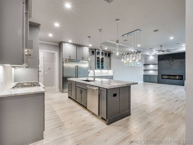 5908 E 126th Street S, Bixby, OK 74008