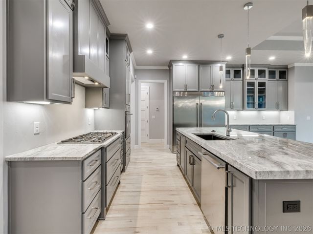 5908 E 126th Street S, Bixby, OK 74008