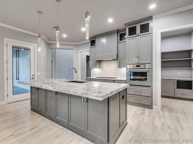 5908 E 126th Street S, Bixby, OK 74008