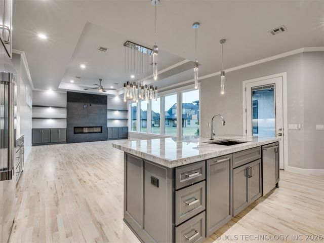 5908 E 126th Street S, Bixby, OK 74008
