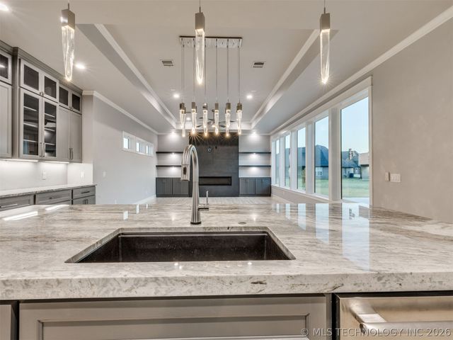 5908 E 126th Street S, Bixby, OK 74008