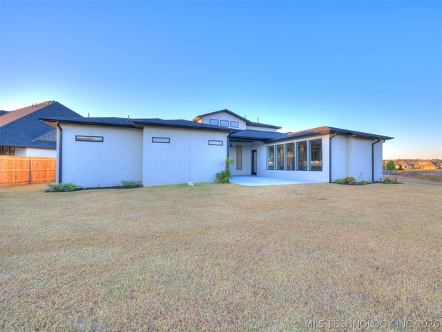 5908 E 126th Street S, Bixby, OK 74008