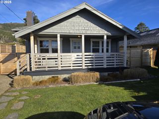 208 ACACIA Ave, Garibaldi, OR 97118