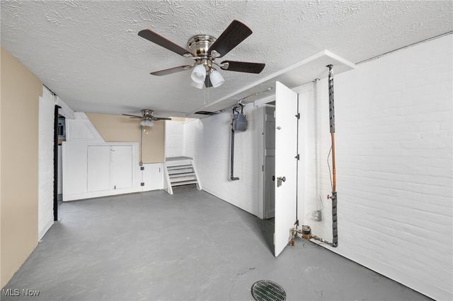 2027 Treadway Avenue, Cleveland, OH 44109